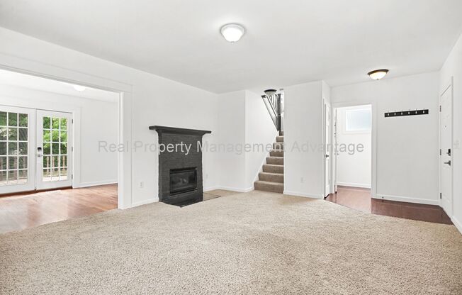 Meticulously Maintained with 3 Large Bedrooms - Walk to Downtown Royal Oak!