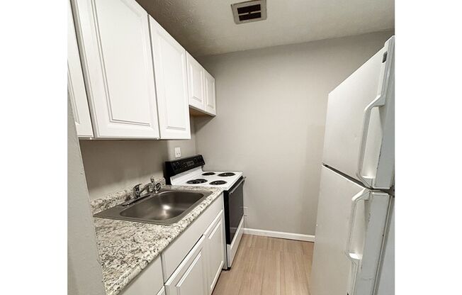 1 bed, 1 bath, 560 sqft, $795, Unit 720-26