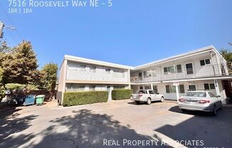 7516 ROOSEVELT WAY NE
