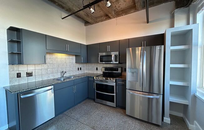 1 bed, 1 bath, $1,695, Unit Unit 5008