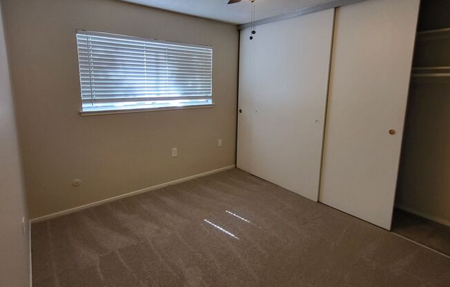 2 beds, 1 bath, 850 sqft, $1,695, Unit 4552