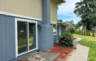 2B, 1BA unit in fourplex with Garage in Auburn's Christopher neighborhood, $1,850/month