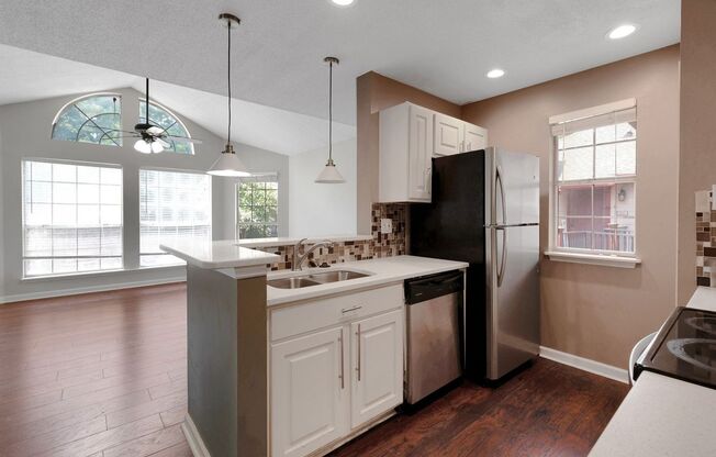 Charming 2BR Condo in Alpharetta