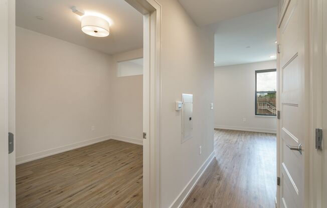 1 bed, 1 bath, $1,400, Unit 1050 N 4th St. Apt. 313