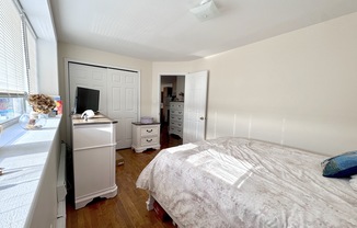 2 beds, 1 bath, $2,000, Unit 1