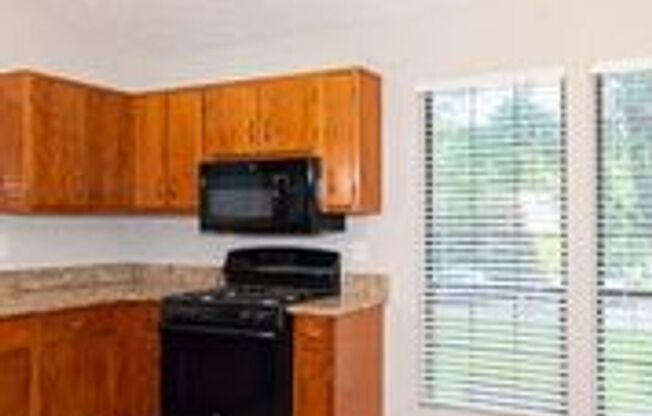 3 beds, 2 baths, $1,600