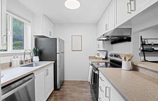 Modern Kitchen at 2000 Lake Washington Apartments in Renton, WA 98056