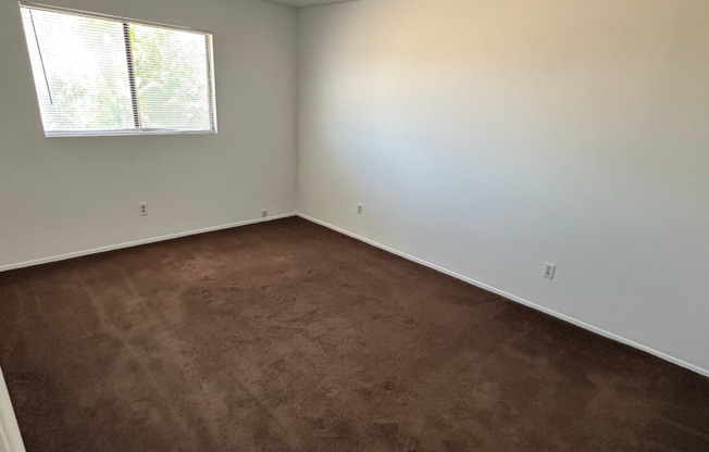 Gorgeous, spacious townhouse in West Lancaster!
