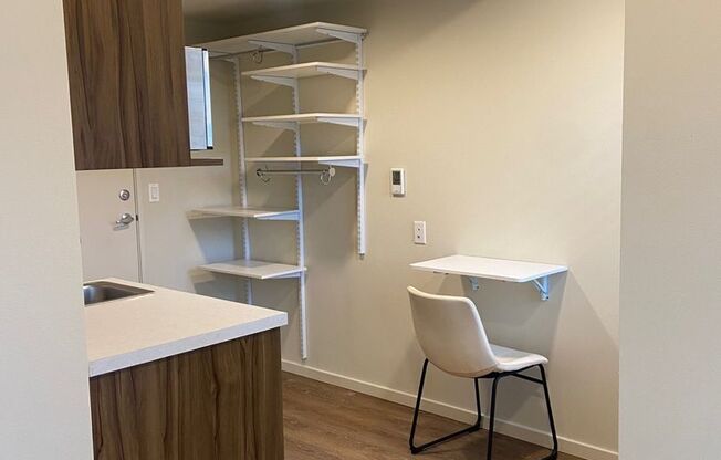 Studio, 1 bath, 178 sqft, $1,295, Unit 320