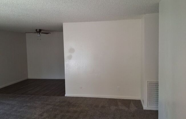 3 beds, 1 bath, 1,100 sqft, $1,645, Unit 1490-135