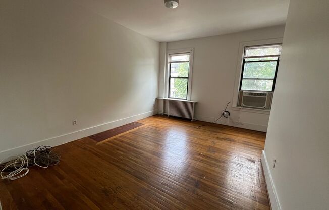 3 beds, 2 baths, 1,150 sqft, $1,990, Unit 208 Lehigh Ave. #2