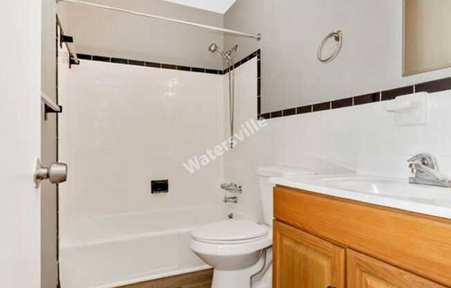 2 beds, 1 bath, 900 sqft, $1,695, Unit Apartment 9