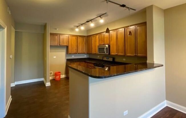 2 beds, 2 baths, 1,328 sqft, $2,400, Unit 316