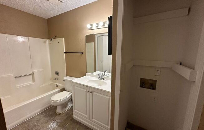 1 bed, 1 bath, $810, Unit APARTMENT 606