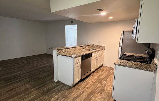 2 beds, 1 bath, 726 sqft, $1,359, Unit 223