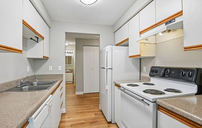 2 beds, 1 bath, 880 sqft, $1,650, Unit 4-304