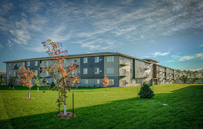 3 beds, 2 baths, 1,301 sqft, $1,700, Unit 202