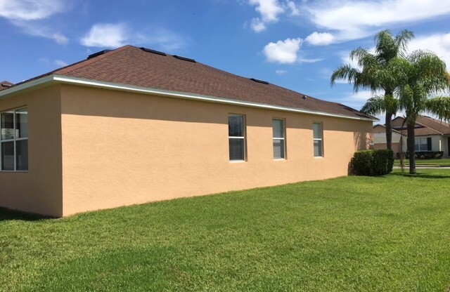 Beautiful 3BD / 2BA Home in Gated Community & Community Pool