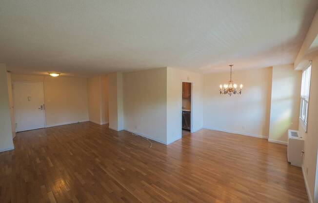 1 bed, 1 bath, 800 sqft, $1,835, Unit 9H