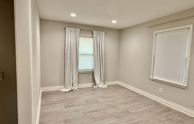 Beautiful 3 Bedroom-Fully Remodeled!