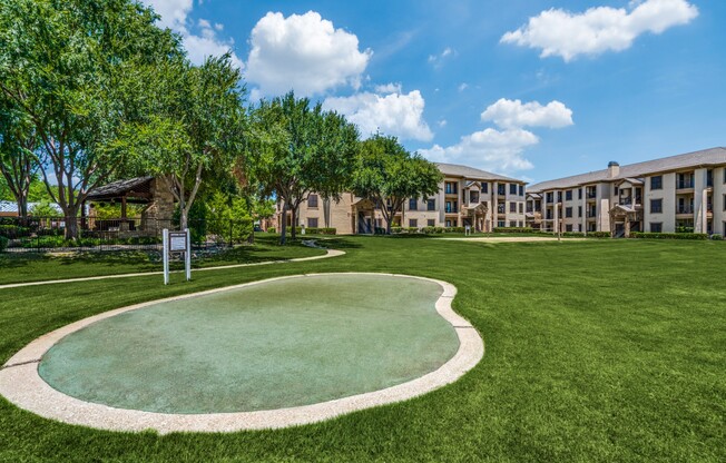 Resident Putting Green at The Canyons Apartments, Fort Worth, Texas