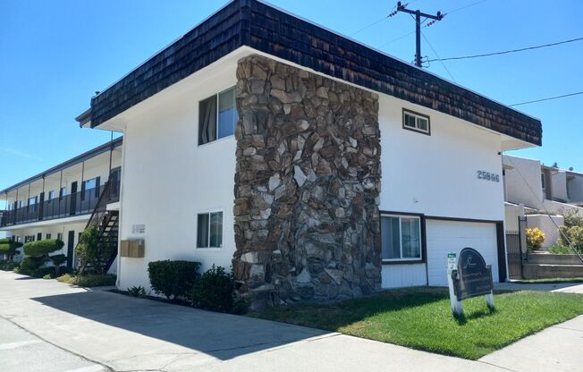 2 beds, 1 bath, 992 sqft, $2,495, Unit 3