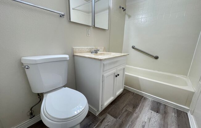 1 bed, 1 bath, 700 sqft, $855, Unit Unit 102