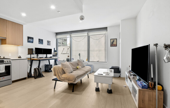 1 bed, 1 bath, 724 sqft, $4,500, Unit 1404