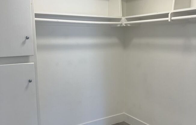 Studio, 1 bath, 400 sqft, $1,195, Unit 5307-48