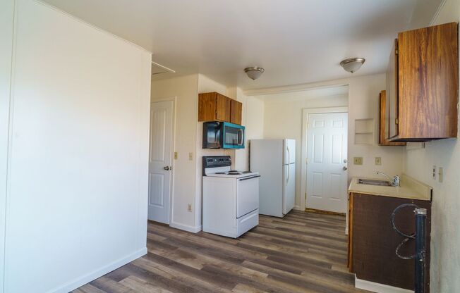 1 Bedroom 1 Bath Home for Rent!!