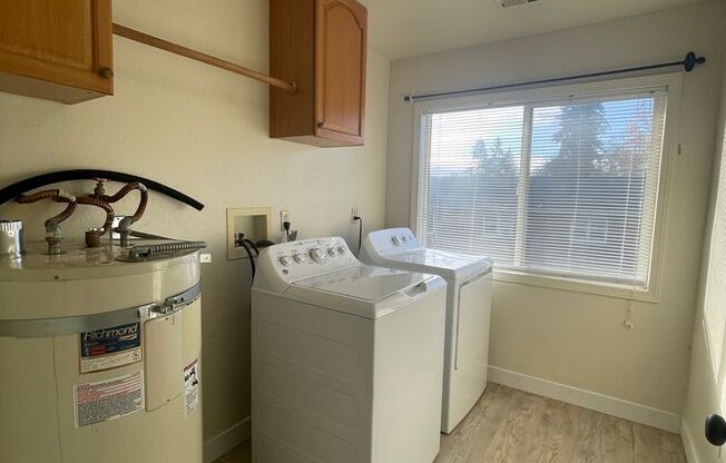 2 beds, 1 bath, $1,600