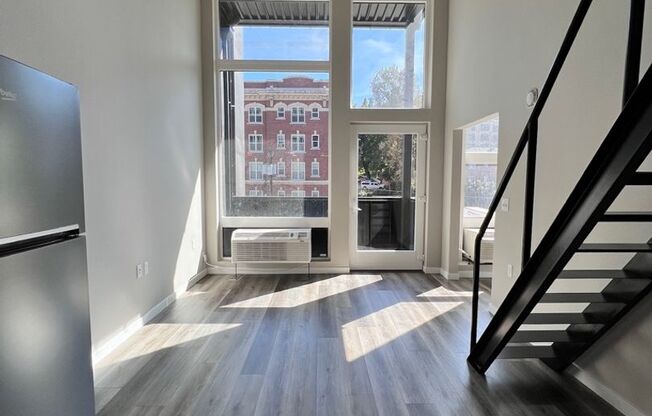 1 bed, 1 bath, 716 sqft, $1,900, Unit 507