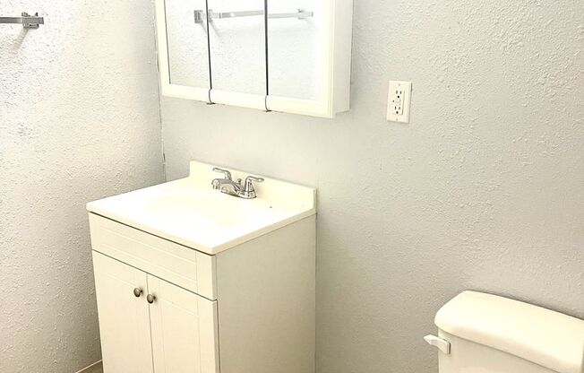 Studio, 1 bath, 300 sqft, $1,150, Unit A