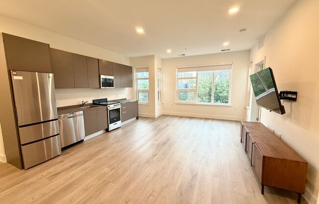 2 beds, 2 baths, 701 sqft, $2,999, Unit 301