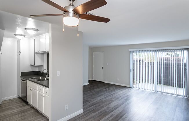 2 beds, 1.5 baths, 990 sqft, $2,395, Unit 241