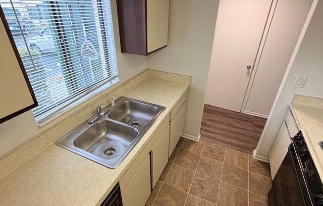 2 beds, 1.5 baths, 1,050 sqft, $1,225, Unit #47