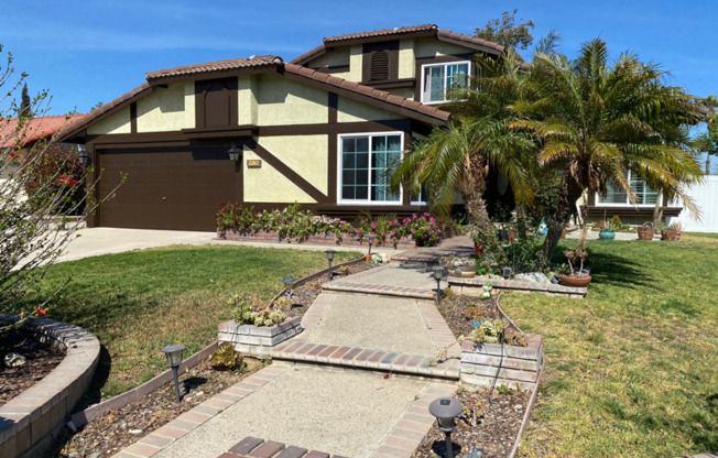 2247 N DRIFTWOOD AVE