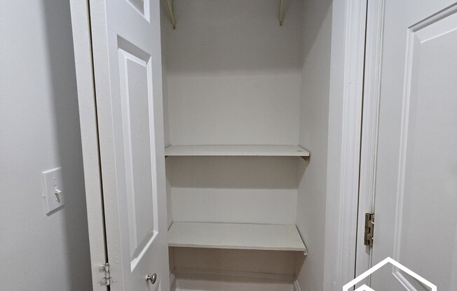 4254 N MOZART