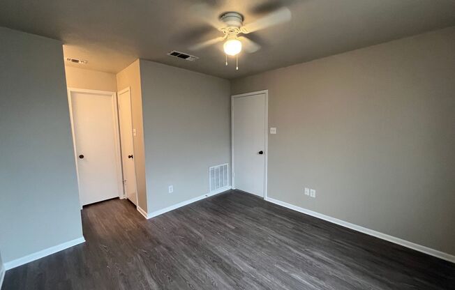 1 bed, 1 bath, $895, Unit # 2