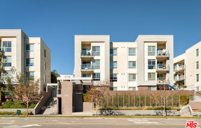 12655 Bluff Creek Dr Unit 106