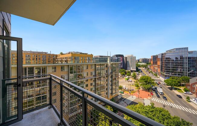 1 bed, 1 bath, $2,399, Unit # 904