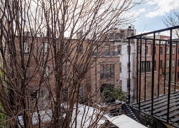 42 PERRY ST