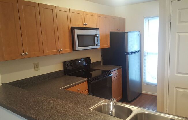 2 beds, 2 baths, 1,017 sqft, $1,750, Unit 1009 C #2A