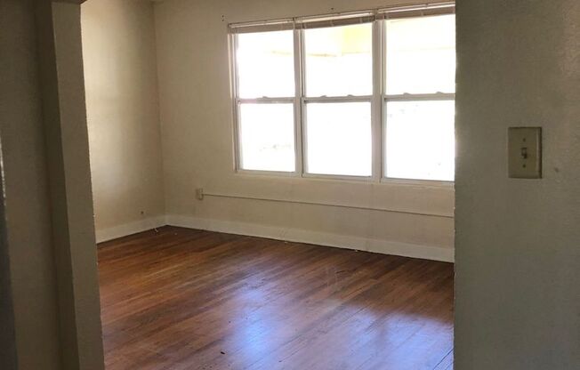 **Large (4BR/1BA) Dade City Home**