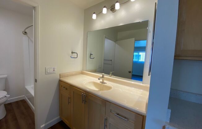 1 bed, 1 bath, 671 sqft, $2,425, Unit E-117