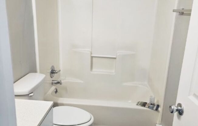 1 bed, 1 bath, 576 sqft, $750, Unit 3625-D