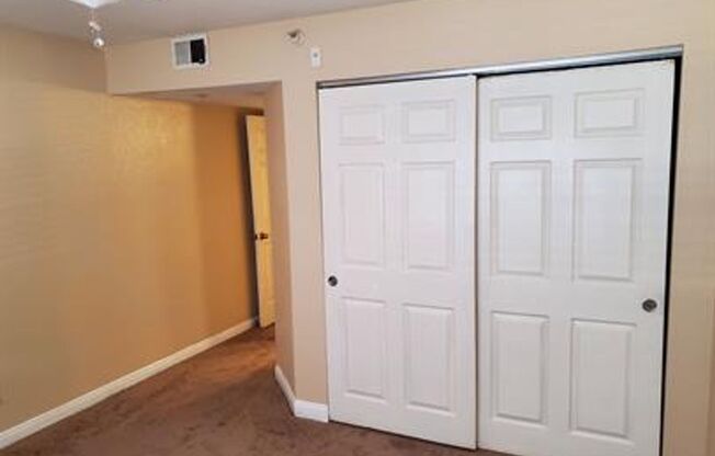 2 beds, 2 baths, $1,300, Unit #2012