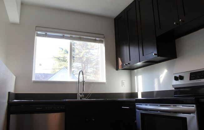 2 beds, 1 bath, 756 sqft, $1,779, Unit 103