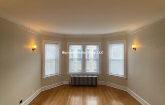 1918 W Morse Ave