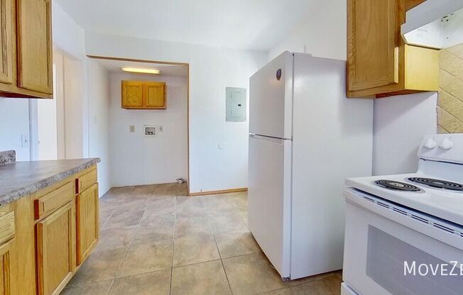 210 OAK CREST DR